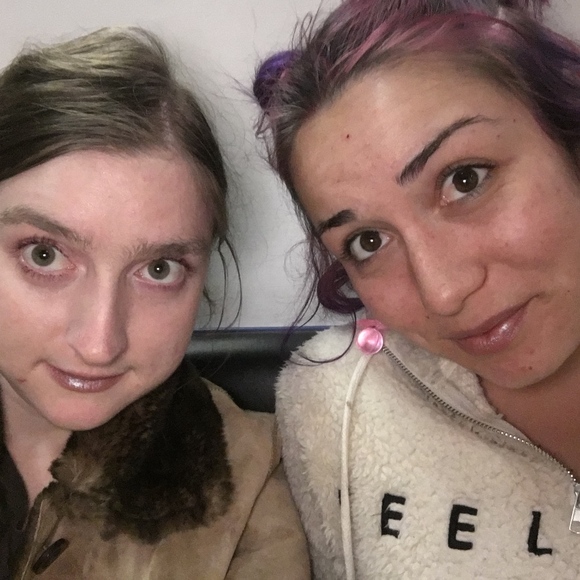 Meet your Posher, Gabrielle-Nanci - Picture 2 of 3